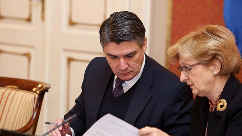 Vlada nastavlja sufinancirati troškove prijevoza učenika srednjih škola